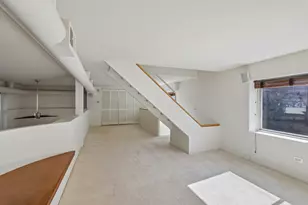 1133 W Cornelia Ave, Chicago, IL 60657 - Photo 22