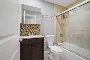 1306 Cove Dr, Prospect Heights, IL 60070 - Photo 8