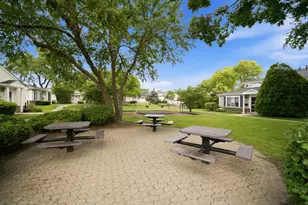 1306 Cove Dr, Prospect Heights, IL 60070 - Photo 14
