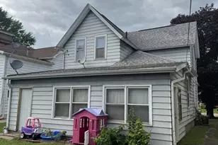 407 W 6th St, Sterling, IL 61081 - Photo 6