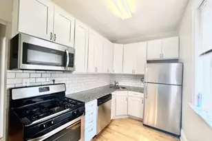 3917 N Southport Ave, Chicago, IL 60613 - Photo 4