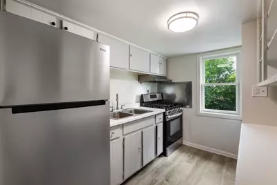331-333 E Lincoln Avenue, Barrington, IL 60010 - Photo 4
