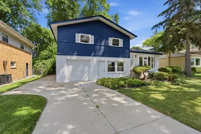 10 Linden Avenue, Buffalo Grove, IL 60089 - Photo 2