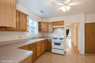 5639 N Karlov Ave, Chicago, IL 60646 - Photo 6