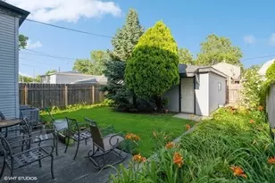 5639 N Karlov Ave, Chicago, IL 60646 - Photo 10