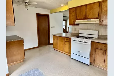 1521 1st Street, Peru, IL 61354 - Photo 8