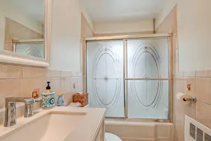 4821 Hull St, Skokie, IL 60077 - Photo 14