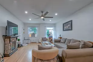 4821 Hull St, Skokie, IL 60077 - Photo 6