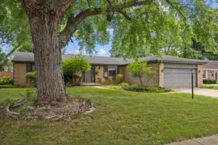 1441 Maple Ln, Elgin, IL 60123 - Photo 2