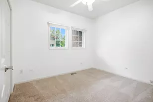 60 E Hattendorf Ave, Roselle, IL 60172 - Photo 28