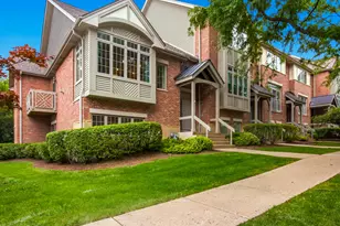 60 E Hattendorf Ave, Roselle, IL 60172 - Photo 1