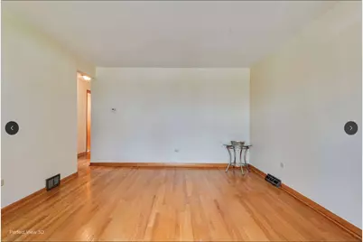 8240 S Woodlawn Avenue, Chicago, IL 60619 - Photo 12