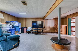 8240 S Woodlawn Ave, Chicago, IL 60619 - Photo 16
