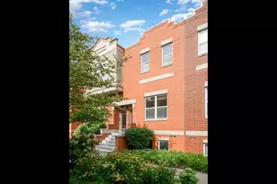 3643 W Cornelia Ave, Chicago, IL 60618 - Photo 2