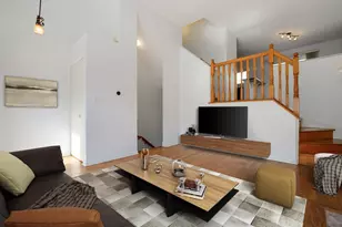 3643 W Cornelia Ave, Chicago, IL 60618 - Photo 8
