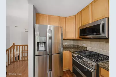 3643 W Cornelia Avenue #B, Chicago, IL 60618 - Photo 10