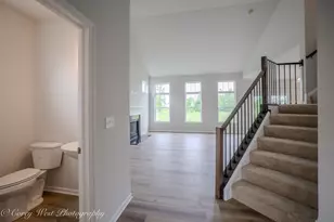 359 N Aspen Dr, Cortland, IL 60112 - Photo 10