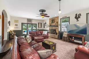 688 W South St, Woodstock, IL 60098 - Photo 4