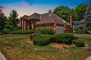 615 E Bailey Rd, Naperville, IL 60565 - Photo 2