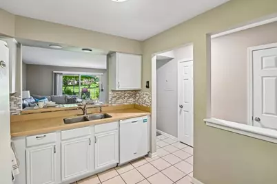 421 Lakeview Circle, Bolingbrook, IL 60440 - Photo 6