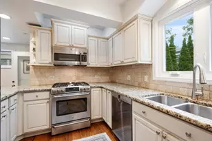 2755 Lawndale Ave, Evanston, IL 60201 - Photo 10