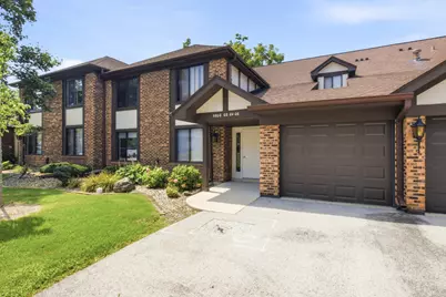 5804 Doe Circle #6, Westmont, IL 60559 - Photo 2