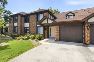 5804 Doe Cir, Westmont, IL 60559 - Photo 2