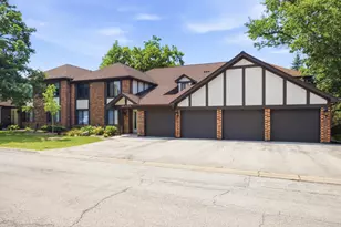 5804 Doe Cir, Westmont, IL 60559 - Photo 1