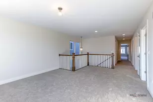 166 Roman Ln, Hawthorn Woods, IL 60047 - Photo 18