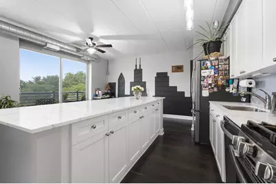 1100 W Montrose Avenue #502, Chicago, IL 60613 - Photo 4
