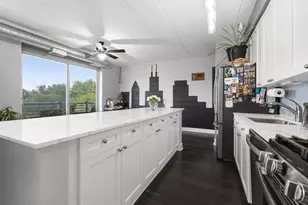 1100 W Montrose Ave, Chicago, IL 60613 - Photo 4