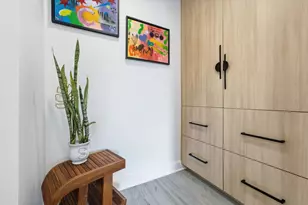 1100 W Montrose Ave, Chicago, IL 60613 - Photo 12