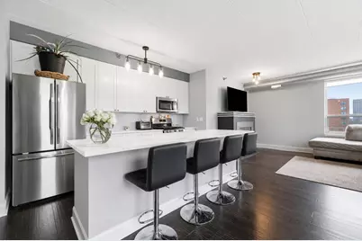 1100 W Montrose Avenue #502, Chicago, IL 60613 - Photo 2