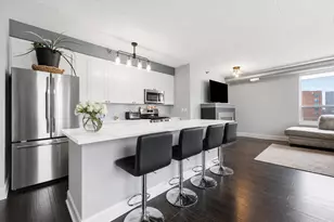 1100 W Montrose Ave, Chicago, IL 60613 - Photo 2