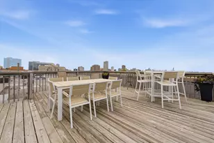 1100 W Montrose Ave, Chicago, IL 60613 - Photo 16