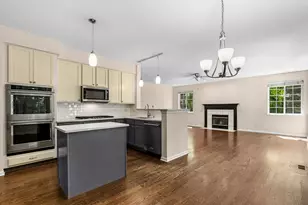 1428 Somerset Ct, Mundelein, IL 60060 - Photo 12