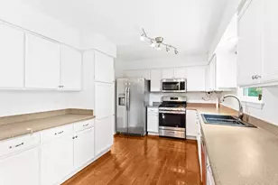 912 Matthew Ct, Naperville, IL 60540 - Photo 8
