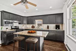 1907 W Warner Ave, Chicago, IL 60613 - Photo 8