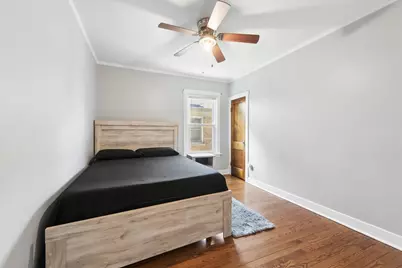 4854 W Winnemac Avenue, Chicago, IL 60630 - Photo 12
