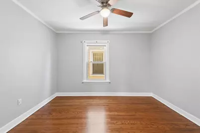 4854 W Winnemac Avenue, Chicago, IL 60630 - Photo 8