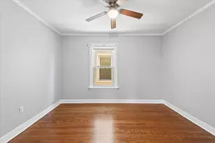 4854 W Winnemac Ave, Chicago, IL 60630 - Photo 8