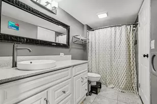 1355 Devonshire Ln, Hoffman Estates, IL 60169 - Photo 10