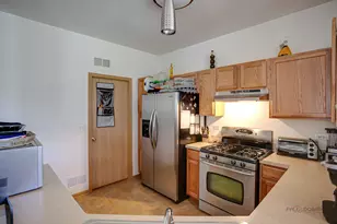 1270 Oriole Ct, Round Lake, IL 60073 - Photo 10
