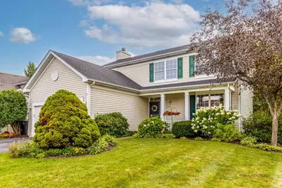 220 Meadowlark Circle, Lindenhurst, IL 60046 - Photo 1