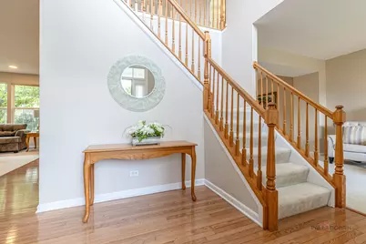 220 Meadowlark Circle, Lindenhurst, IL 60046 - Photo 2