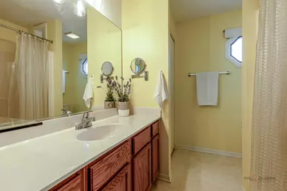 220 Meadowlark Circle, Lindenhurst, IL 60046 - Photo 14
