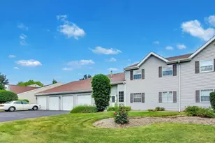 66 Gant Cir, Streamwood, IL 60107 - Photo 2