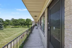 12 King Arthur Ct, Northlake, IL 60164 - Photo 16