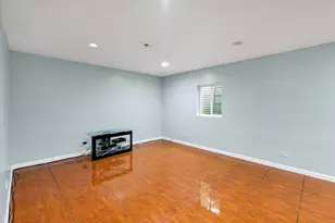 2153 Laurel Ave, Hanover Park, IL 60133 - Photo 8