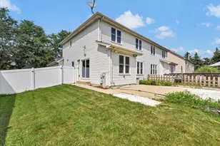 2153 Laurel Ave, Hanover Park, IL 60133 - Photo 28